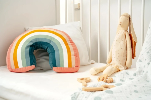 Was braucht ein Babybett? Sicherer und gemütlicher Schlaf - Smartwood